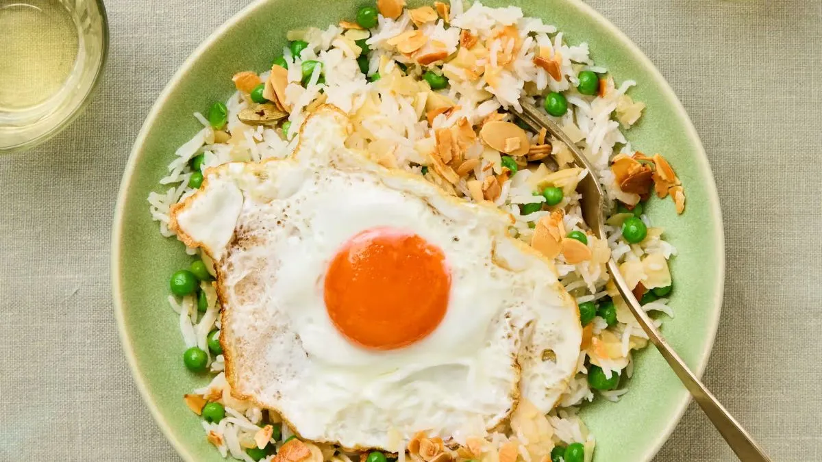 Green Pea Pulao with Cardamom and Almonds Recipe